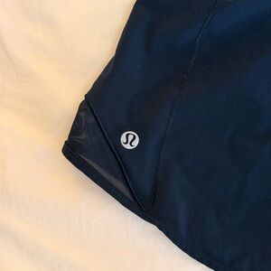 LULULEMON HOTTIE HOTS NAVY SIZE 6